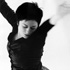 <h1>Tanztheater</h1>Please help yourself<br>Choreografie Jan Pusch. Tanzsolo Fiona Gordon; Internationales Tanzfestival Kassel 1998 (Probenfoto).<br>